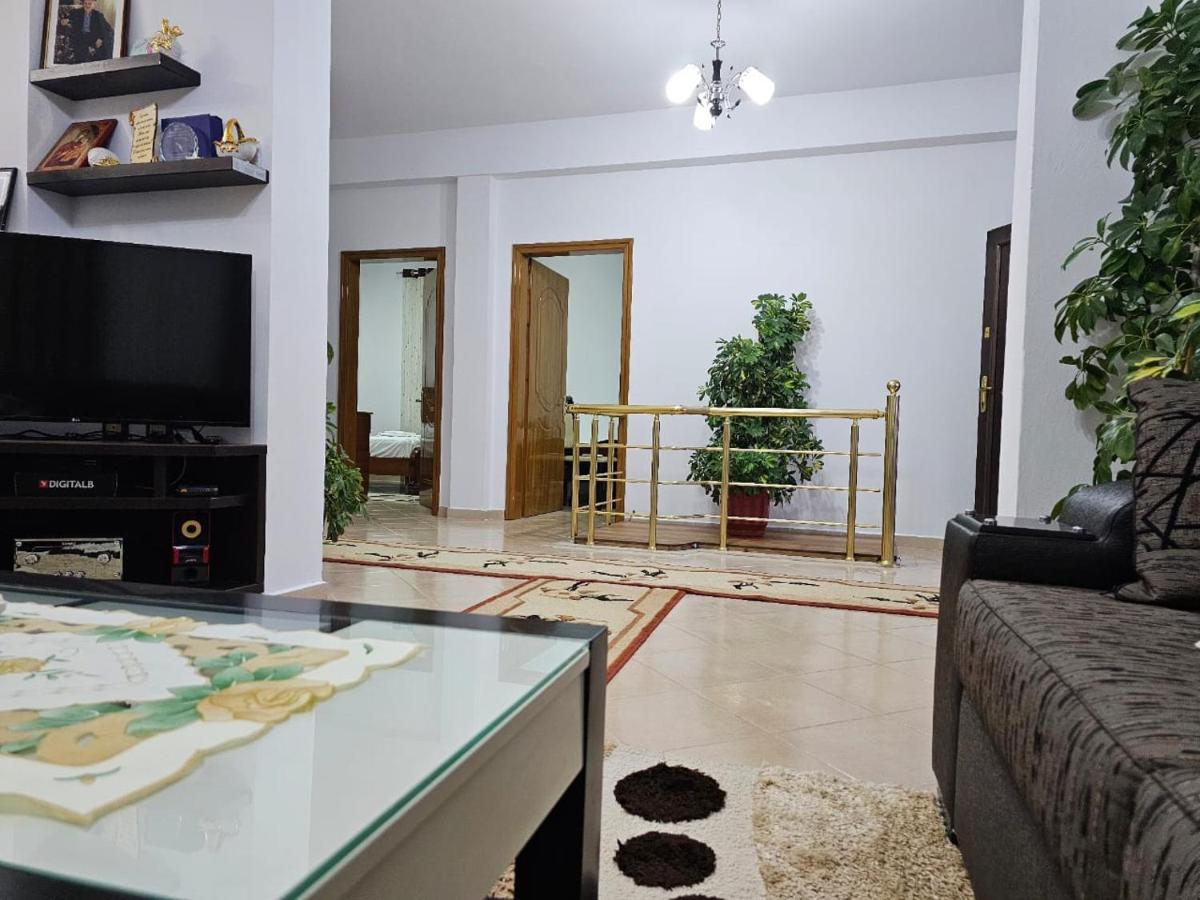 Guesthouse Iljaz Berat Eksteriør bilde