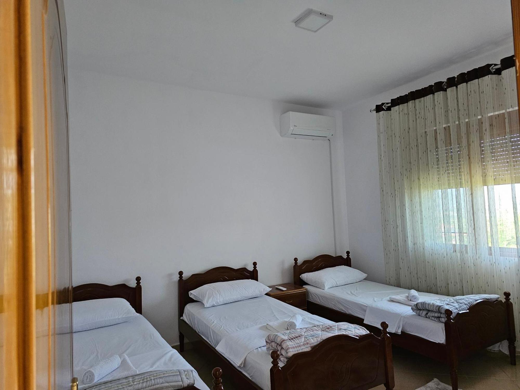 Guesthouse Iljaz Berat Eksteriør bilde